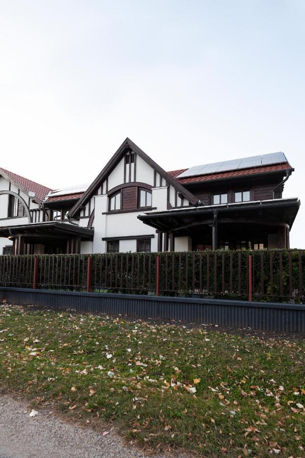 Hvt Comfort Apartments Mezokovesd Exterior photo